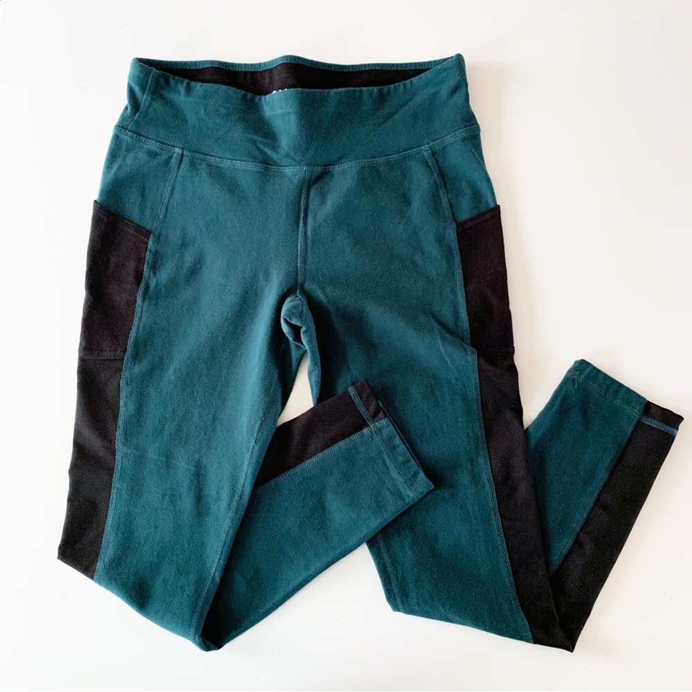 Rainbeau green and black 7/8 leggings size medium
